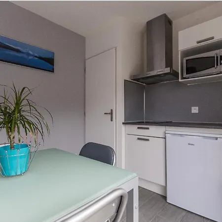 Maison Neuve Climatisee 펜션 *